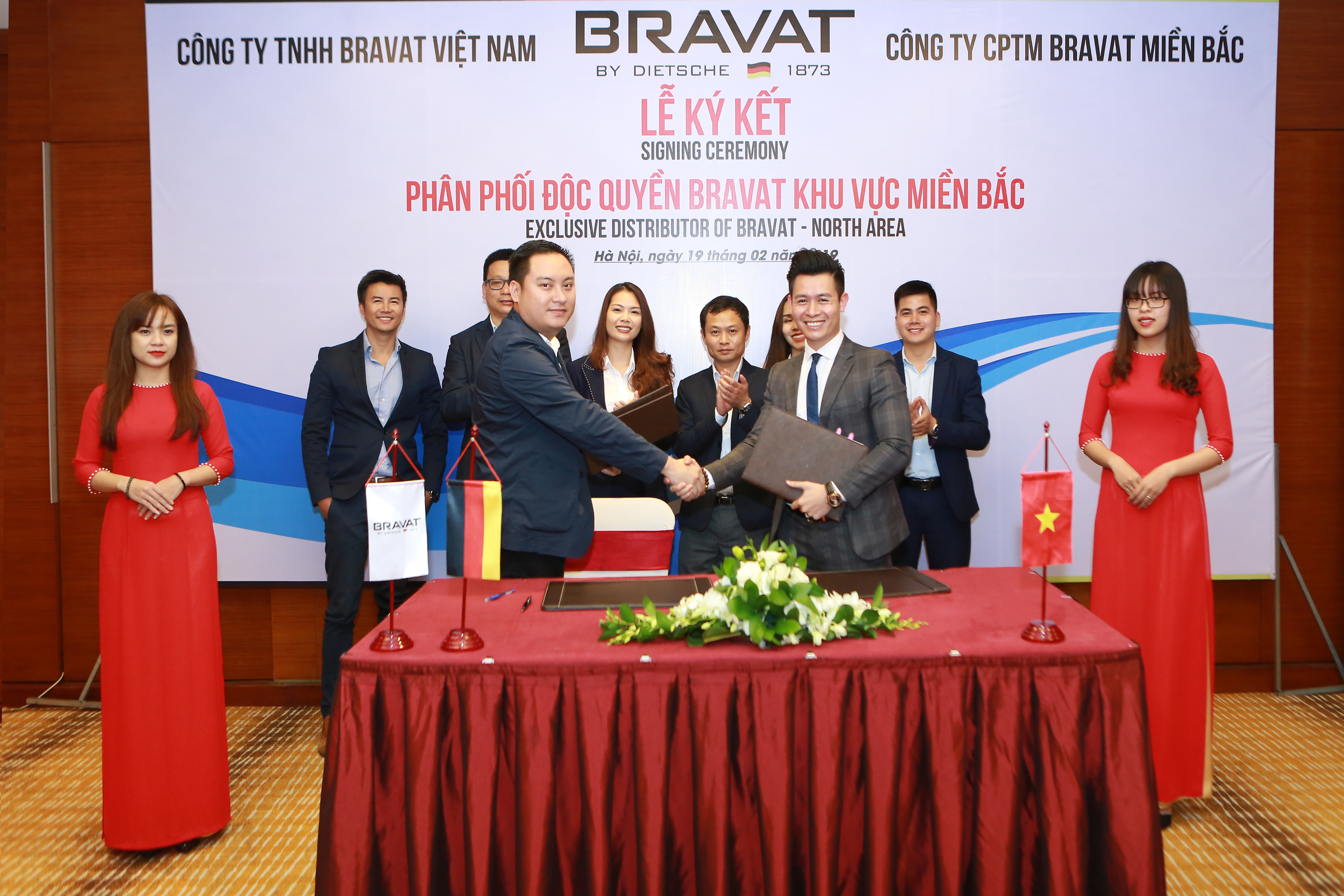  Lễ phân phối độc quyền giữa Bravat Việt Nam và Bravat Miền Bắc diễn ra thành công tốt đẹp.