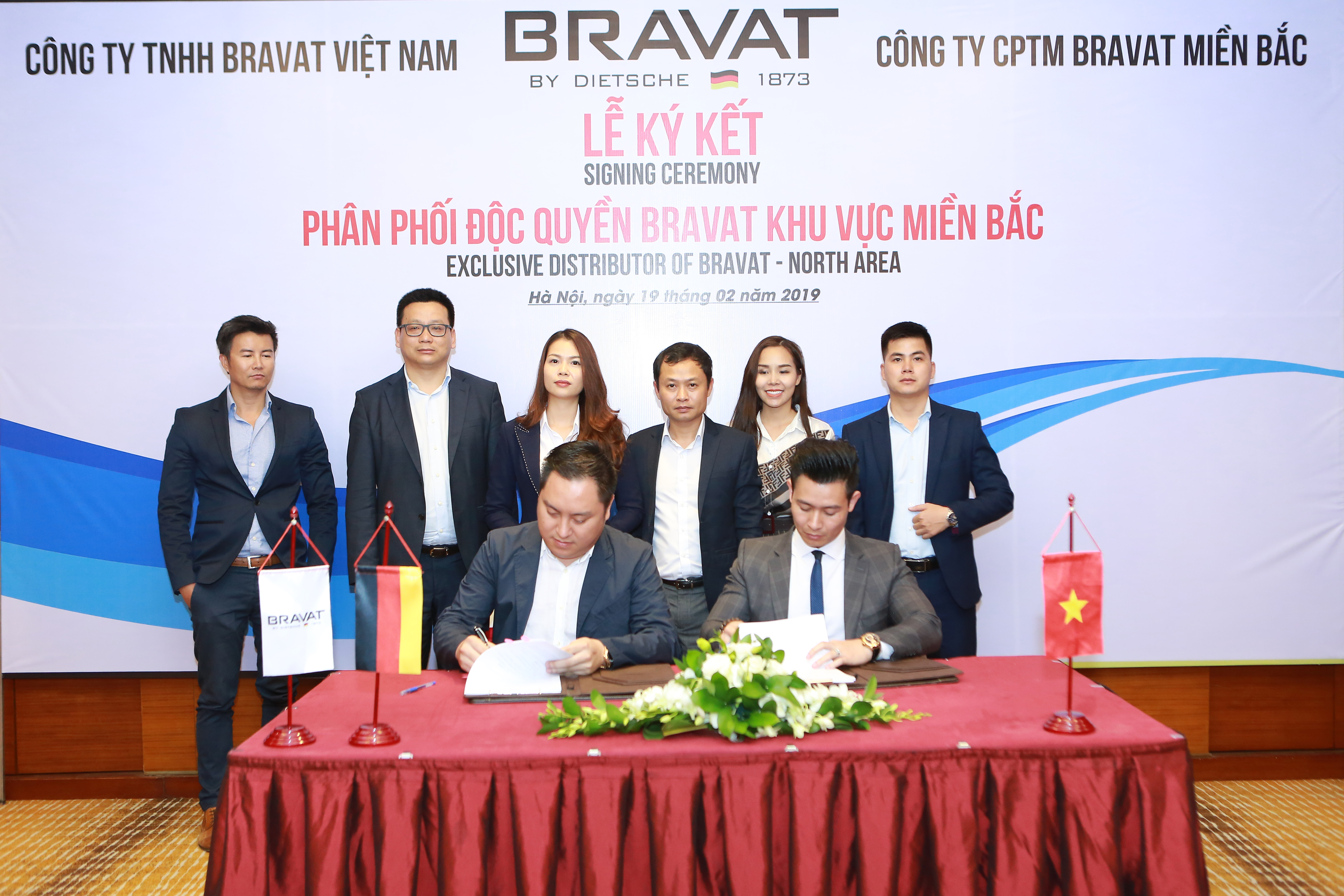 Hình ảnh tại lễ ký kết giữa Bravat Việt Nam và Bravat Miền Bắc.